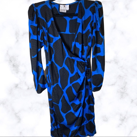 flora Kung Dresses & Skirts - Vintage Flora Kung Silk Wrap Dress size 6 Petites